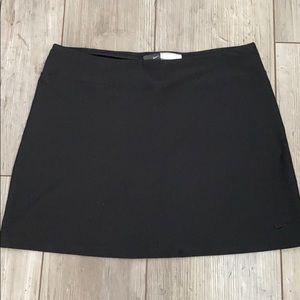 Nike dri-fit black skort size small 4-6
